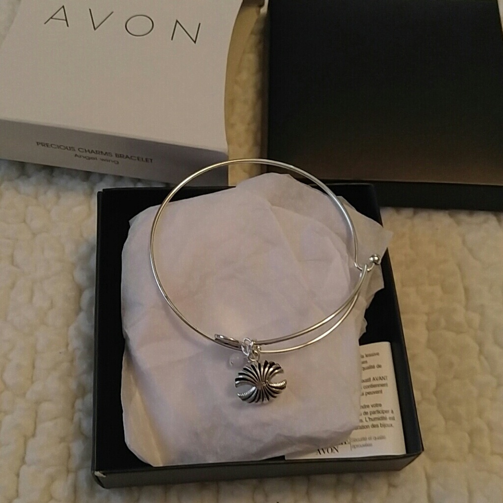 Avon Bracelet. Brand New